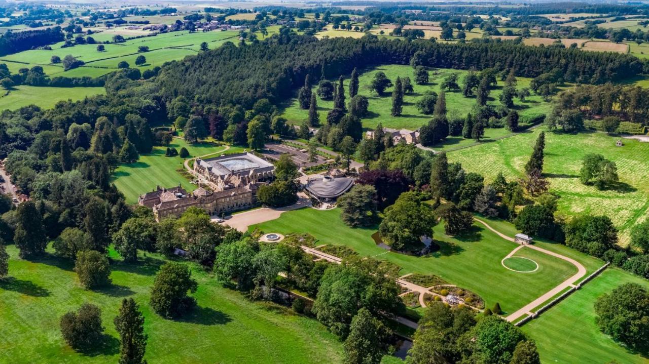 Grantley Hall Hotel 5*
